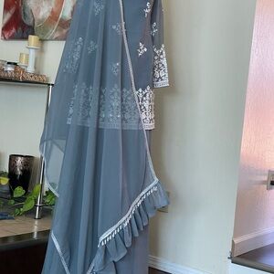 Elegant Gray Embroidered 3pics set Indian stylish Kameez